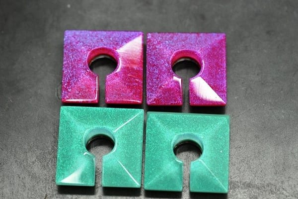 Dichroic Square Weights